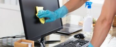 cleaning desktop monitor